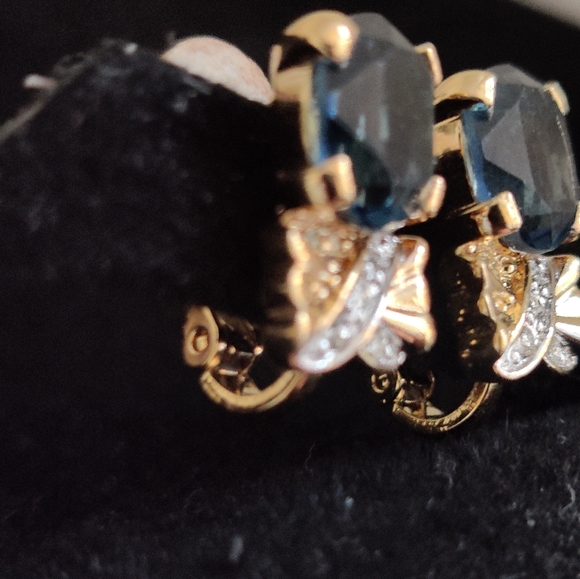 Vintage D'Orlan Earrings w/Blue Topaz Glass - Picture 6 of 16